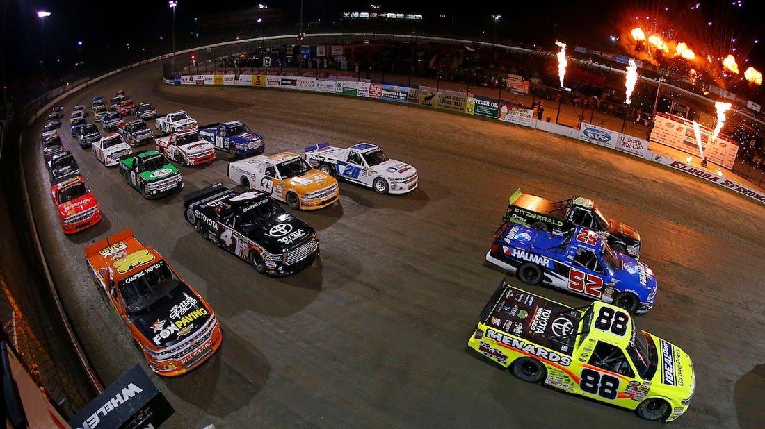 Michael Waltrip and Vince Welch preview the Eldora Dirt Derby