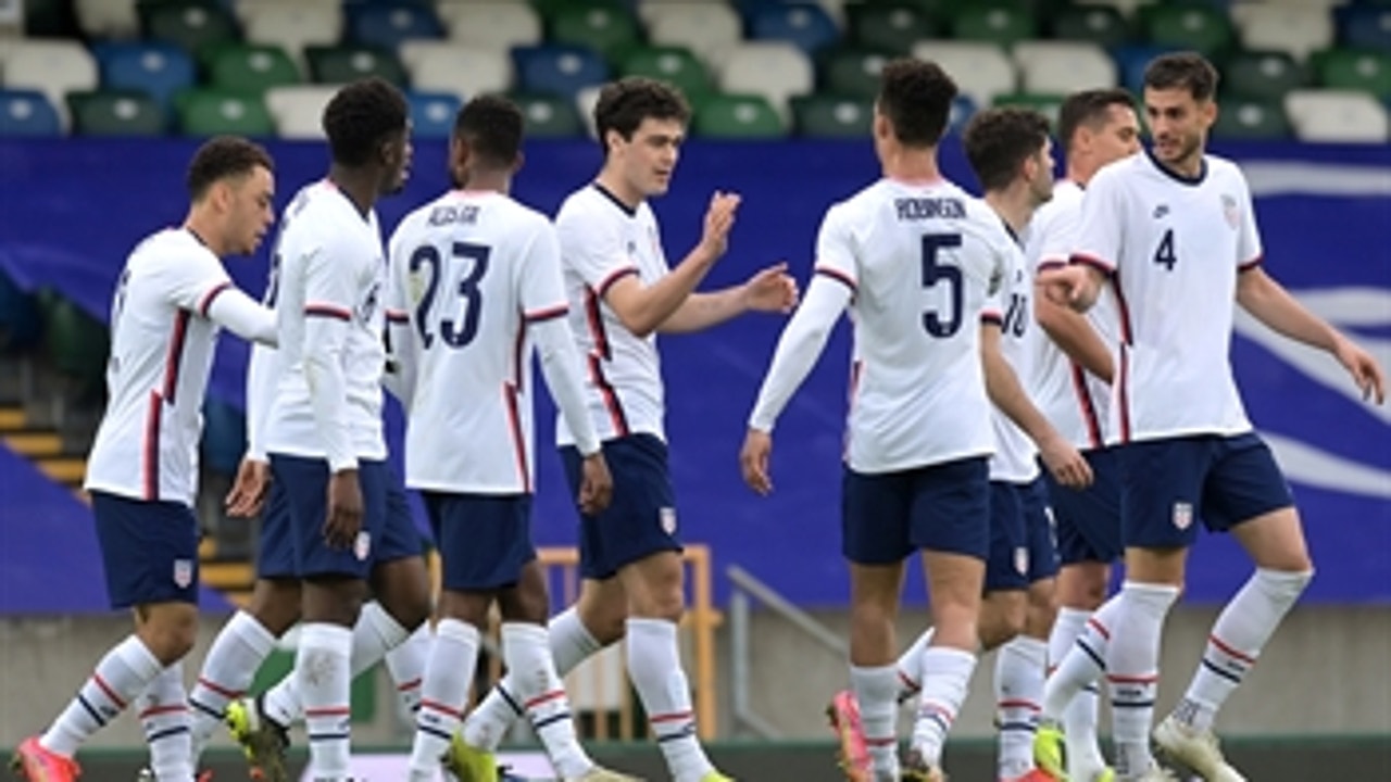 Gio Reyna scores from outside the box to put USMNT up 1-0 over Northern Ireland
