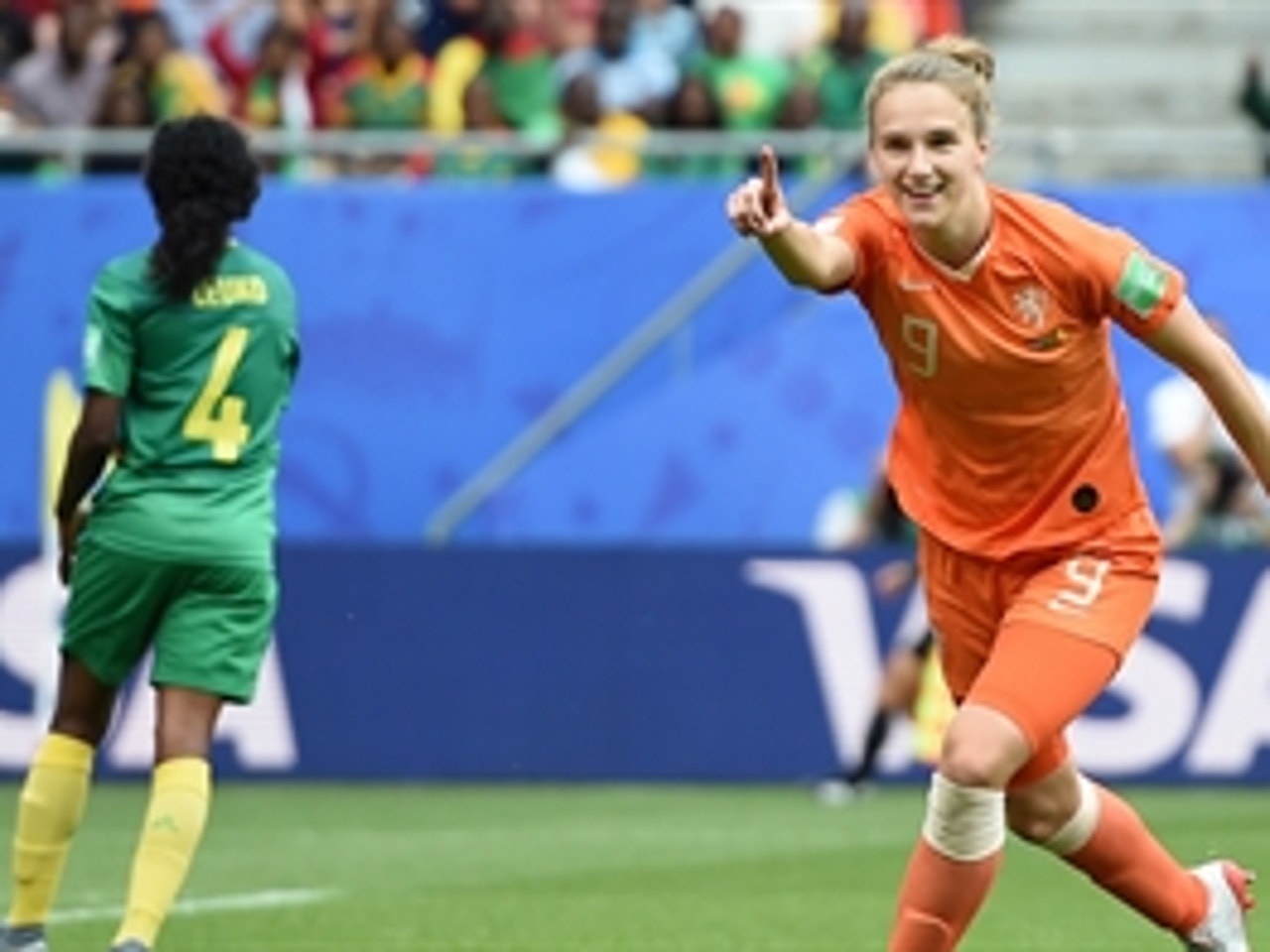 22-year old Vivianne Miedema becomes top scorer in ...