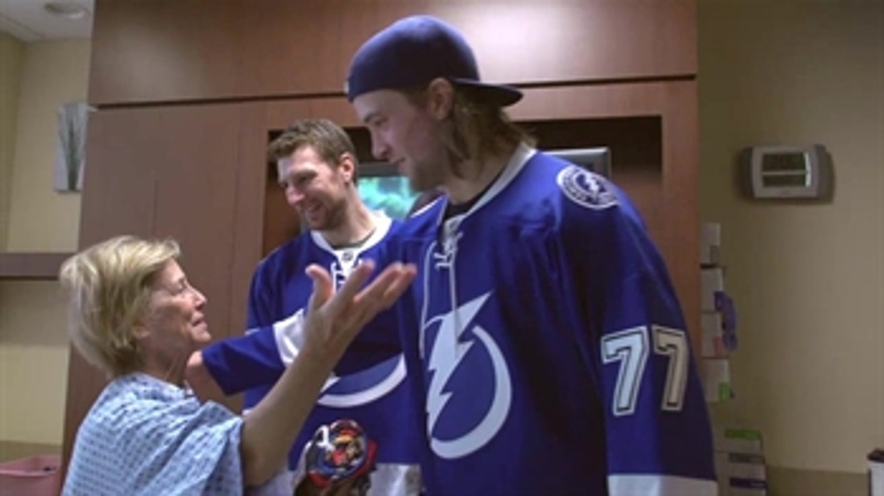 Lightning players stop by local hospital