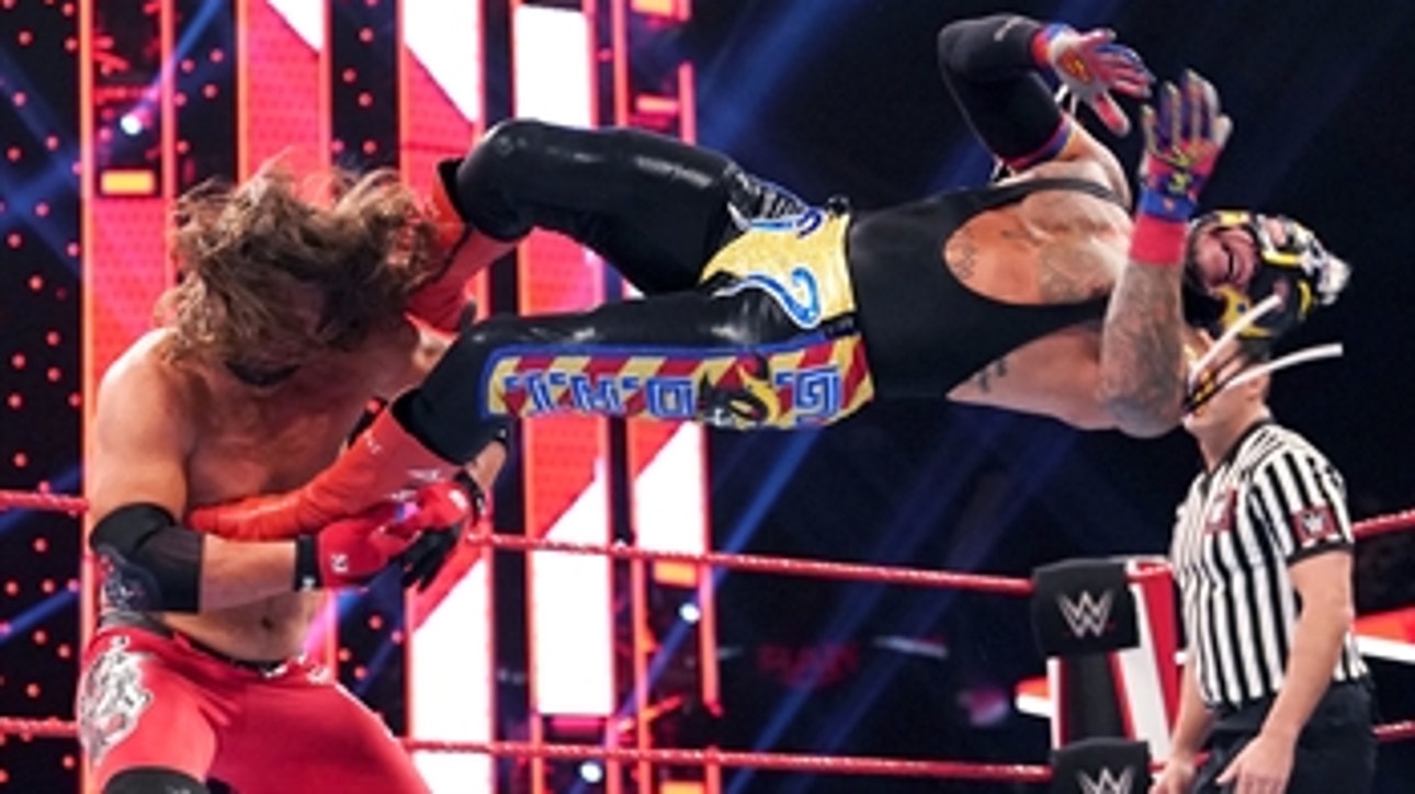 Rey Mysterio dethrones U.S. Champion AJ Styles: Raw, Nov. 25, 2019