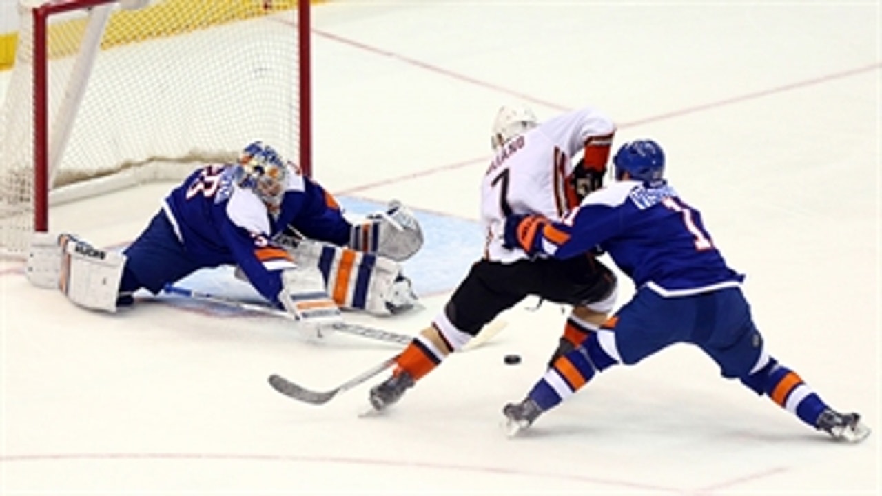 Andersen's 29 saves help Ducks down Islanders