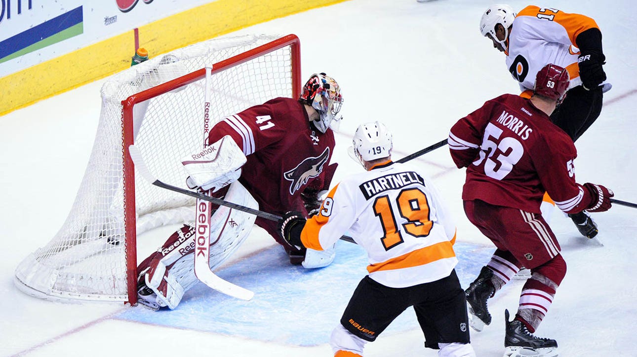 Coyotes drop lead, fall to Flyers