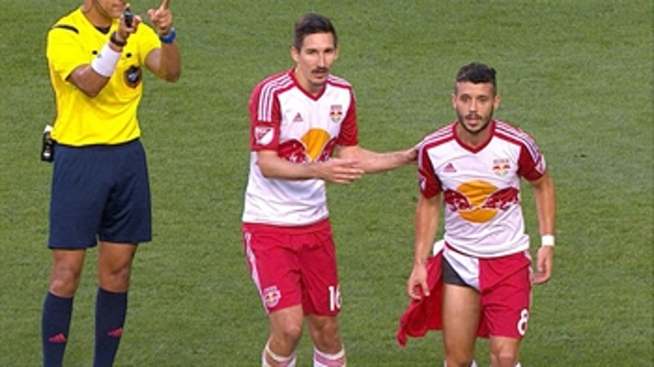 David Villa rips off Felipe Martins' shorts - 2015 MLS Highlights