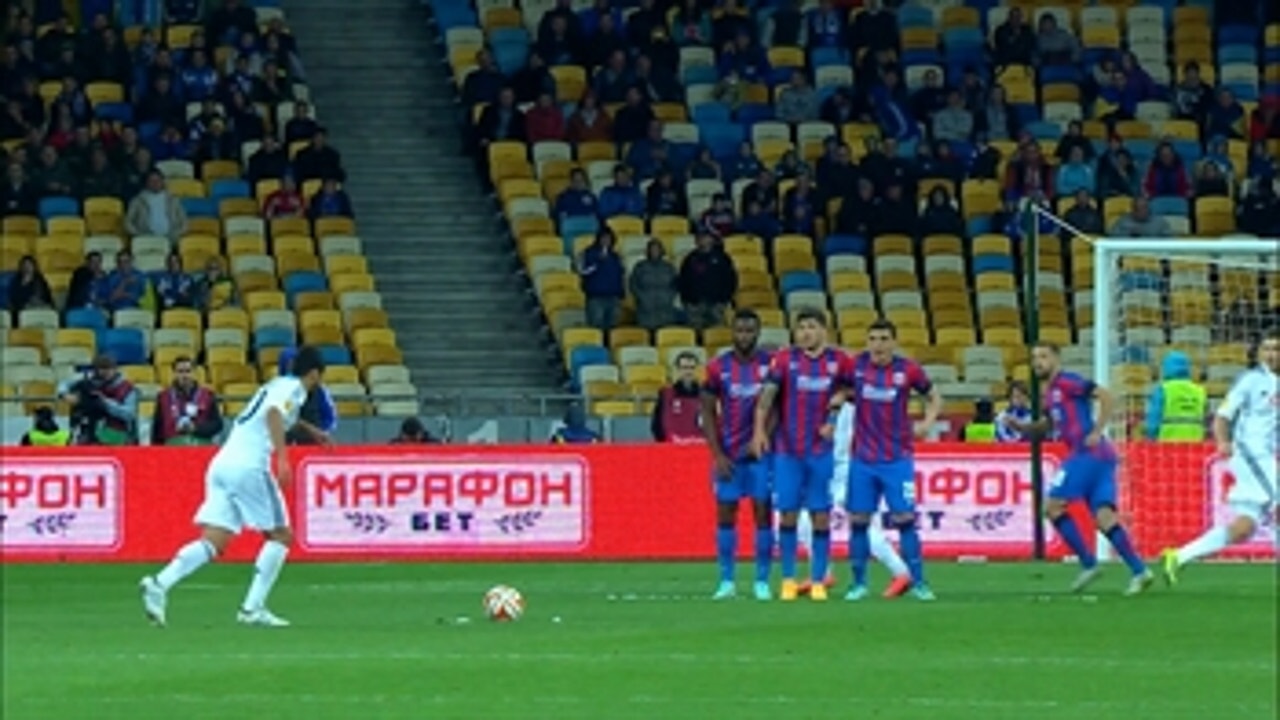Dynamo Kiev take lead with clever set play