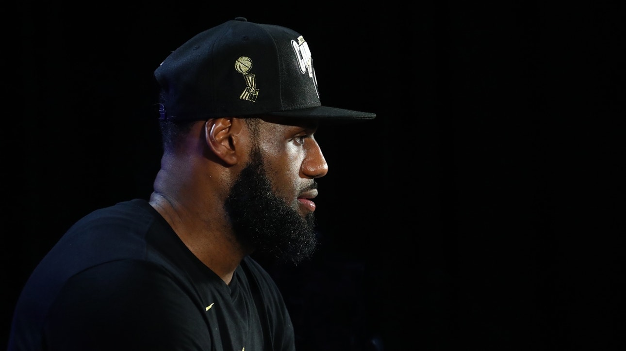 Shannon Sharpe isn't a fan of Pat Riley's comments about Lakers' Title derserving an asterisk | UNDISPUTED