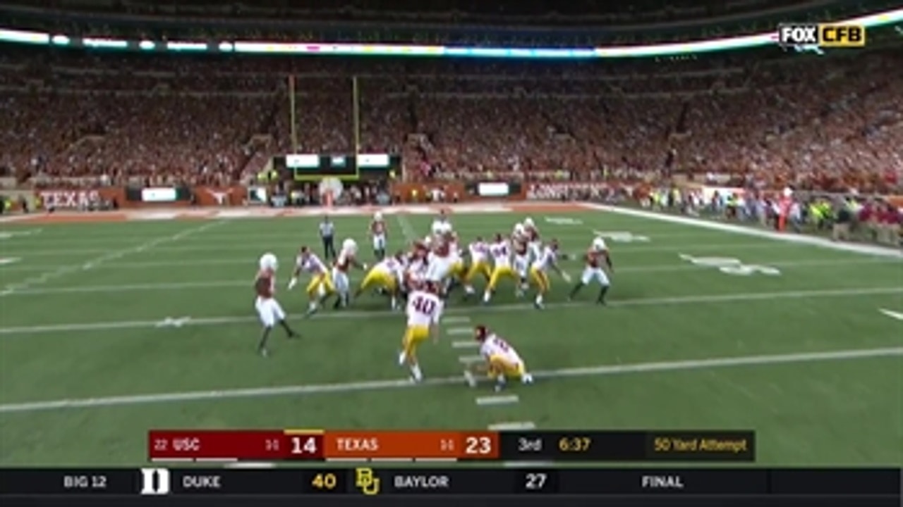 Watch Texas block a USC field goal to take a big lead on a scoop-and-score
