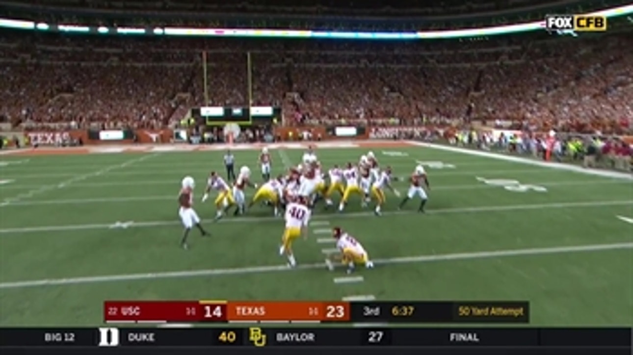 Watch Texas block a USC field goal to take a big lead on a scoop-and-score
