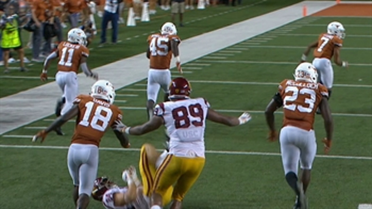 Texas blocks USC field goal and returns it 46 yards for a touchdown