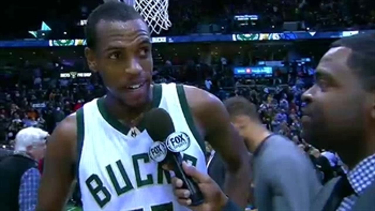 Khris Middleton scores 27, leads Bucks past Dallas