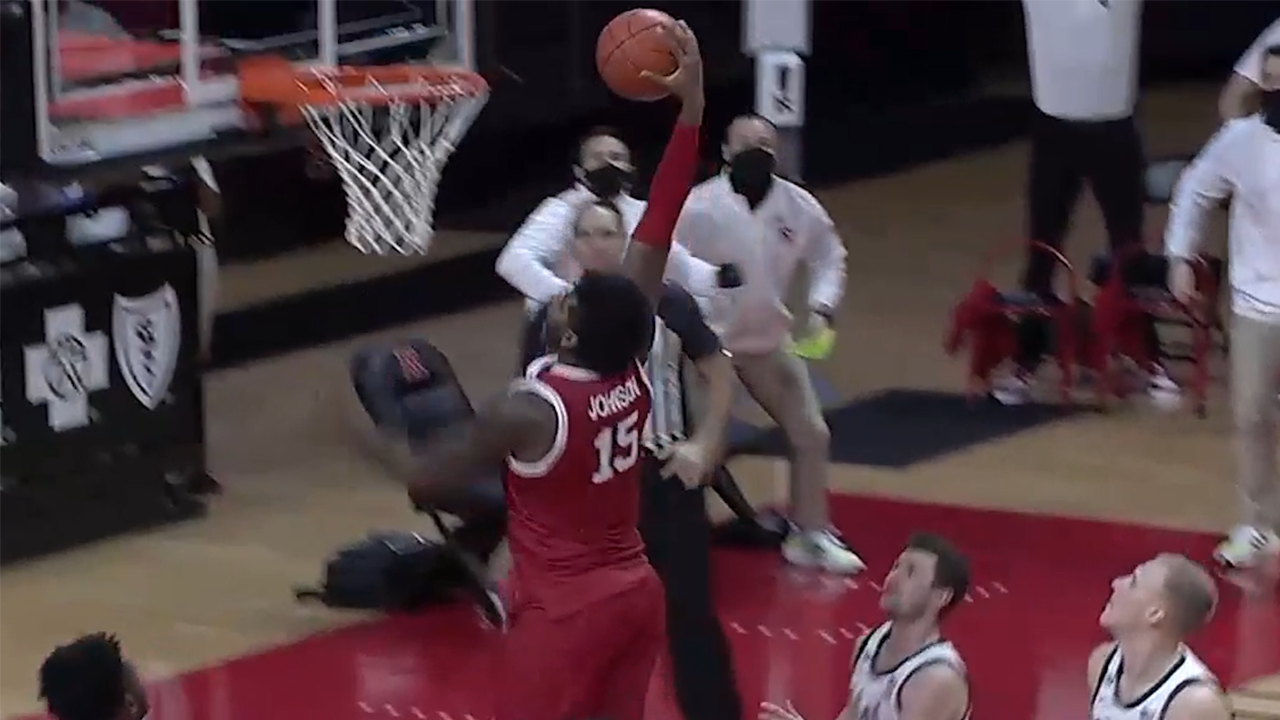 Myles Johnson drops the hammer as Rutgers leads Michigan State, 34-22