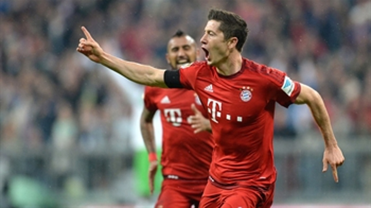 Lewandowski hat trick doubles Bayern Munich lead against Wolfsburg - 2015-16 Bundesliga Highlights
