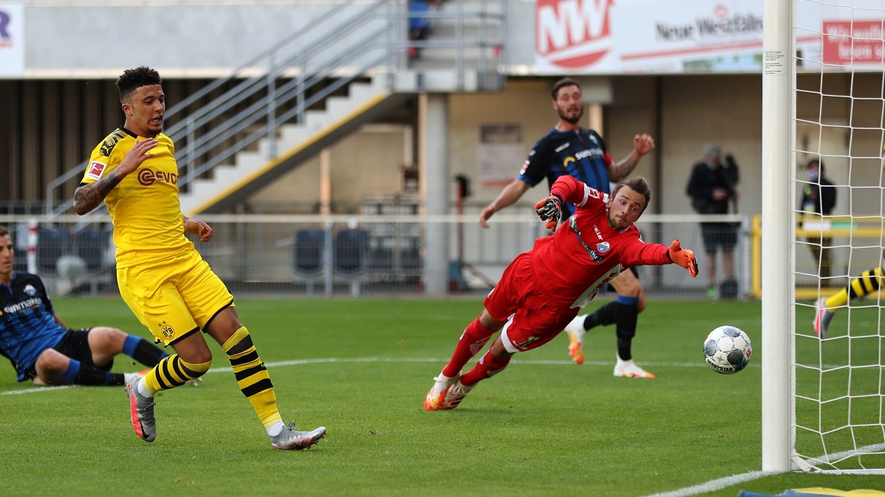 Borussia Dortmund cruises past SC Paderborn thanks to Jadon Sancho's second half hat-trick, 6-1 final