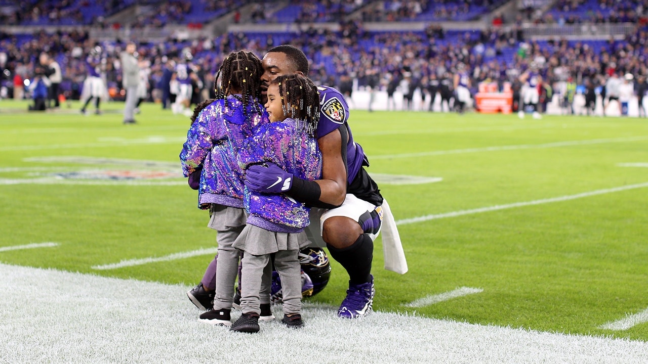 Mark Ingram Jr. joined by wife, adorable kids recalls daughter's birth on 2009 Bama title night