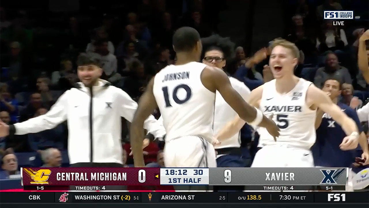 Xavier Musketeers start the game with SIX three-pointers made, jump out to huge lead early