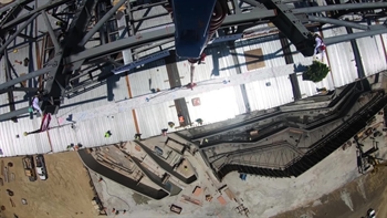 MUST WATCH: Construction workers complete 'Topping Out' of new LA Stadium