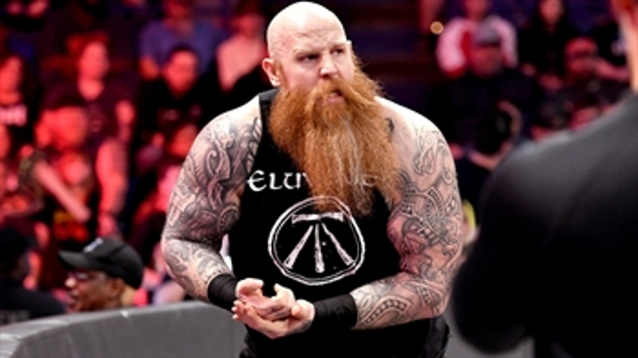 Erick Rowan appears to be bitten by what's in his cage: Raw, Jan. 13, 2020