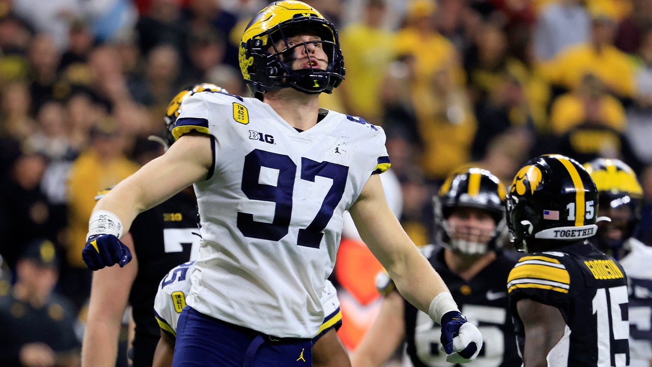 Aidan Hutchinson, Michigan's defense dominates in Big Ten Championship Game victory