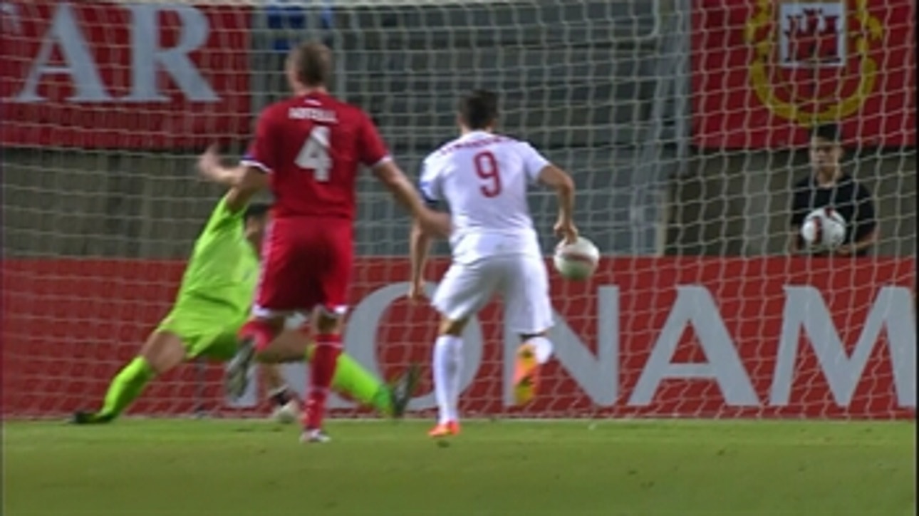 Lewandowski goal extends Poland's advantage