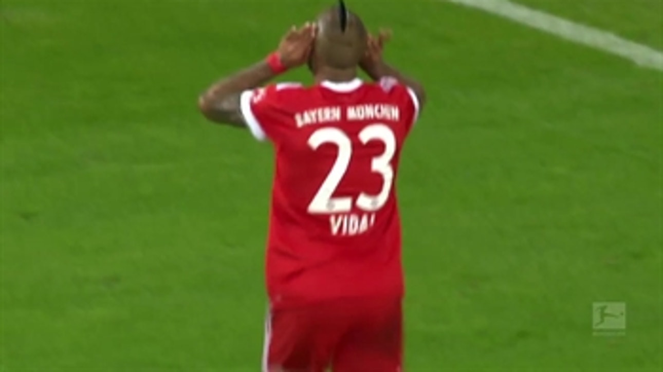 Arturo Vidal goal makes it 3-0 for Bayern vs. Schalke ' 2017-18 Bundesliga Highlights