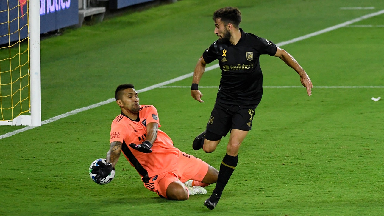 Rossi nets a pair, LAFC cruise past Quakes with 5-1 win