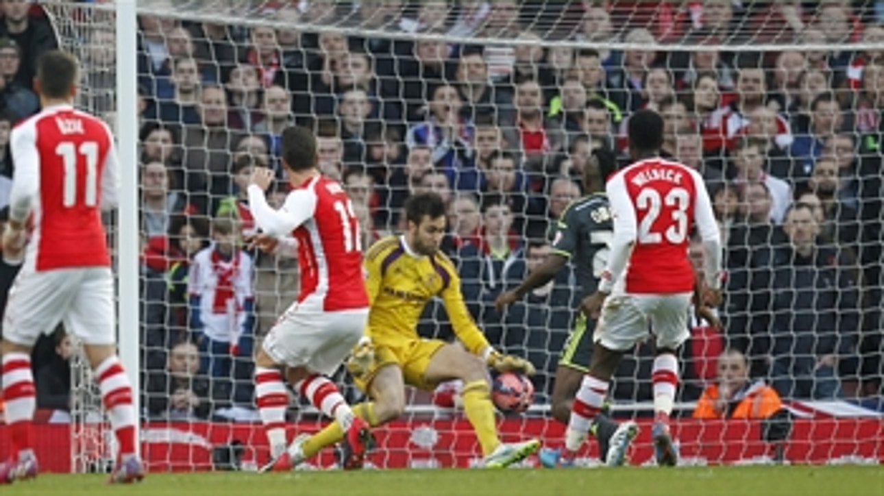 Giroud puts Arsenal up 1-0 against Middlesbrough