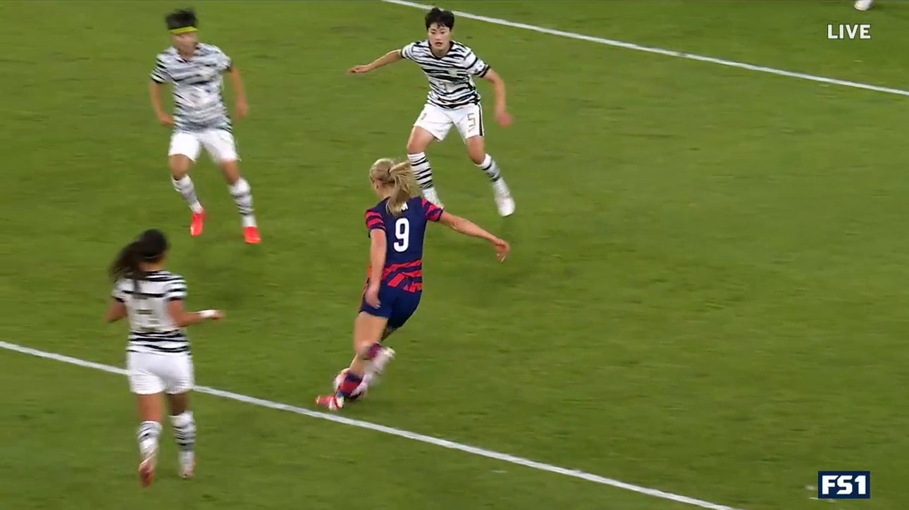 Lindsey Horan finds the back of net to help USWNT take the lead against Korea Republic, 1-0
