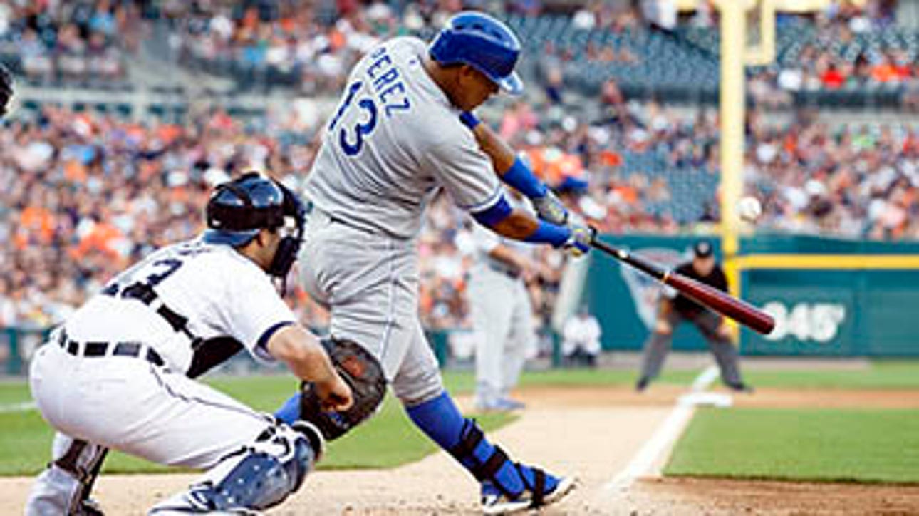 Royals leapfrog Tigers with 9th straight win