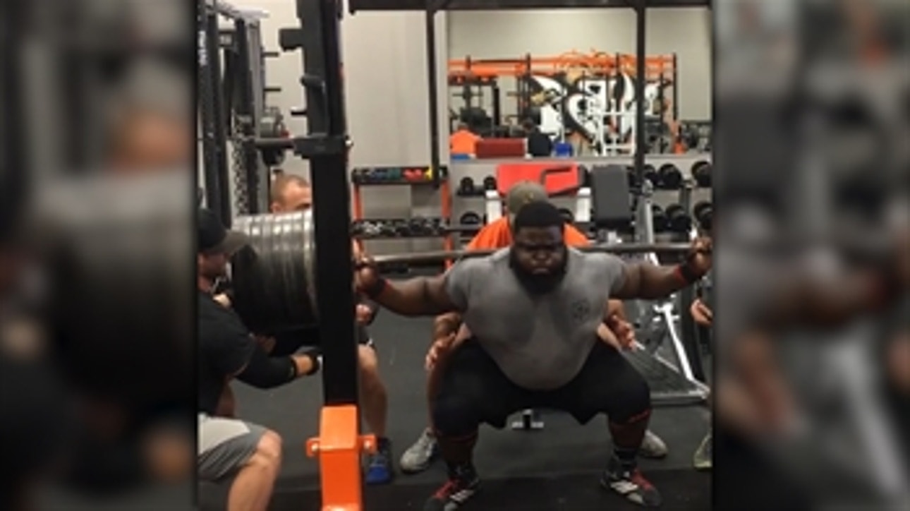 Check out powerlifter Ray Ray Williams squat 900 lbs two times
