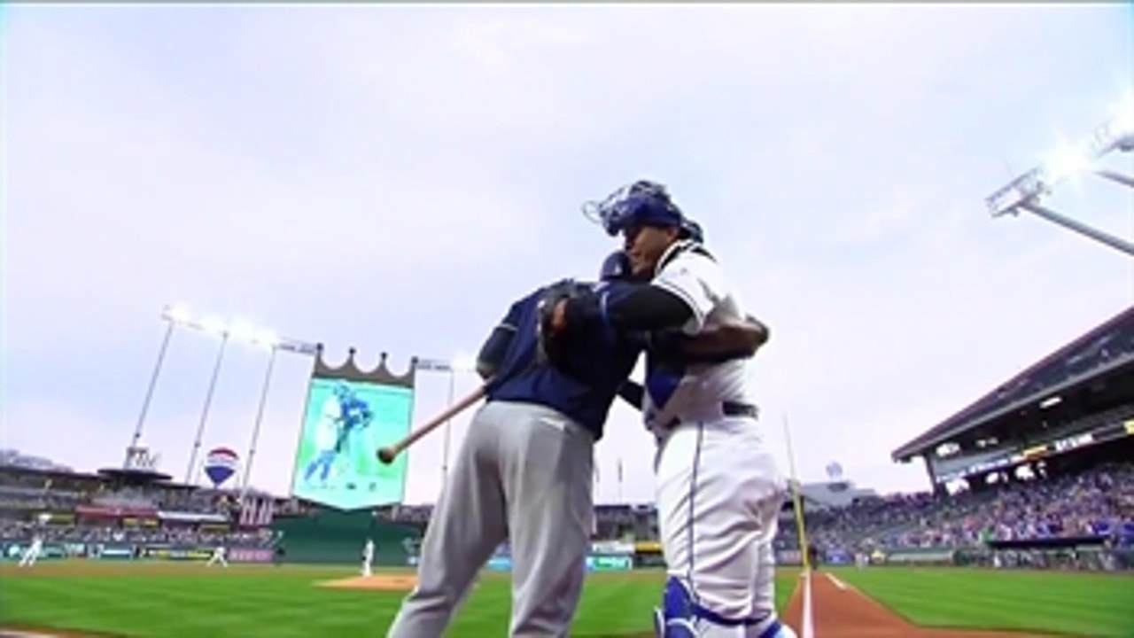Royals fans welcome back Lorenzo Cain