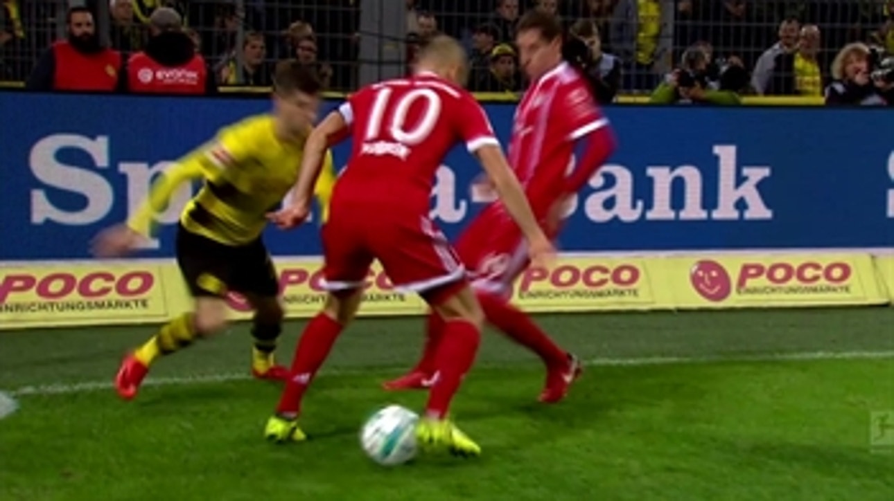 Marc Bartra scores late for Dortmund against Bayern Munich | 2017-18 Bundesliga Highlights