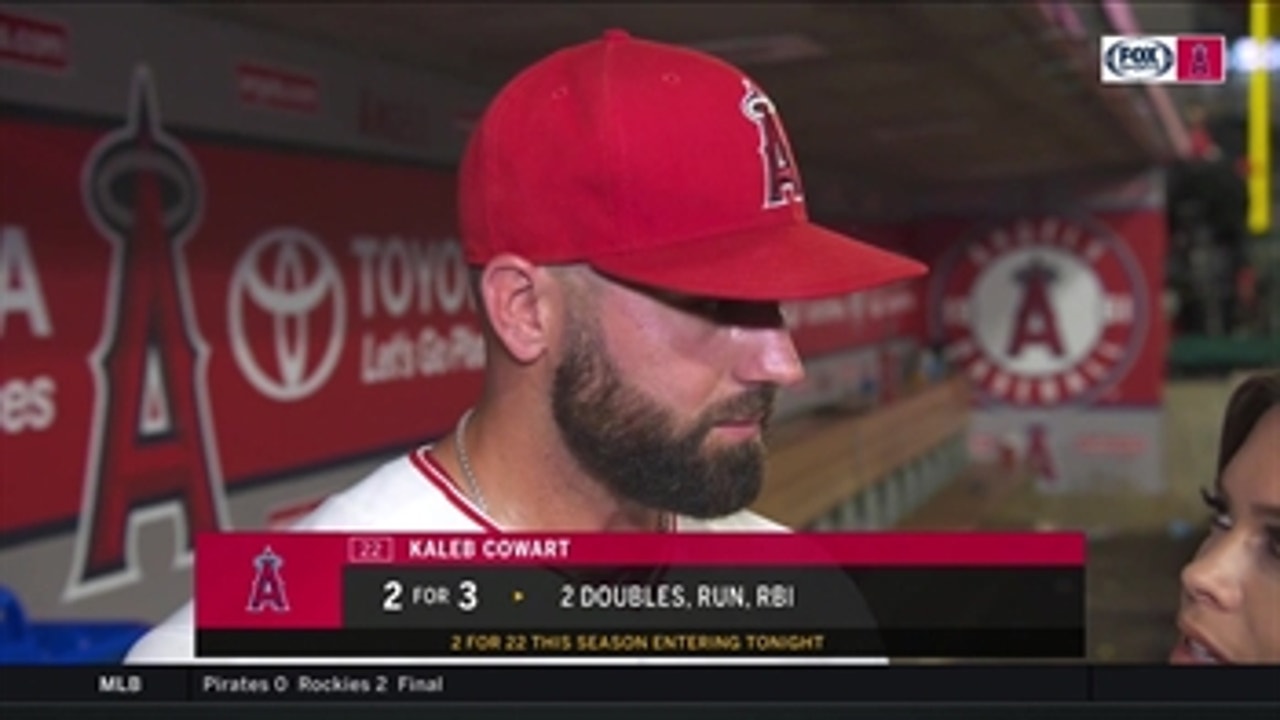 Kaleb Cowart talks with Alex Curry after an impressive night on offense