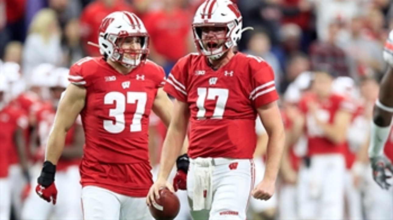 Wisconsin stuns Ohio State with halftime lead, 21-7