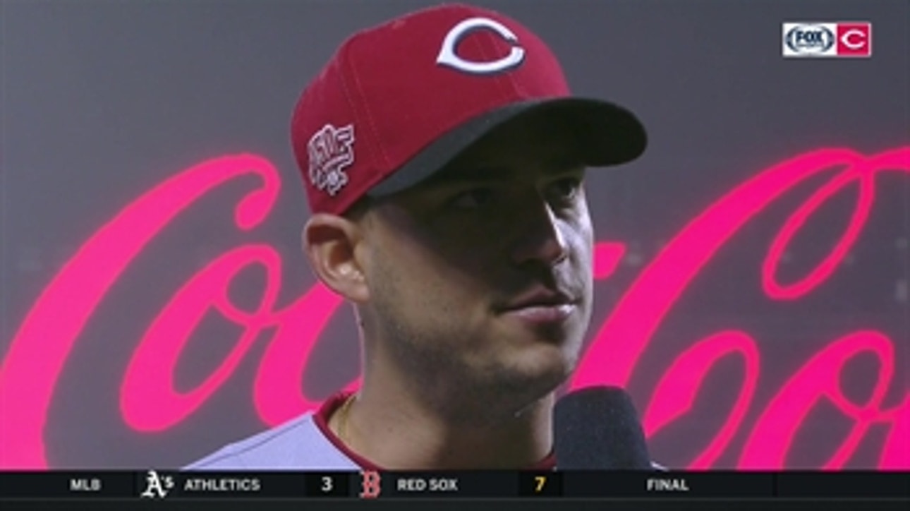 Jose Iglesias shows the love for his teammates and Reds fans