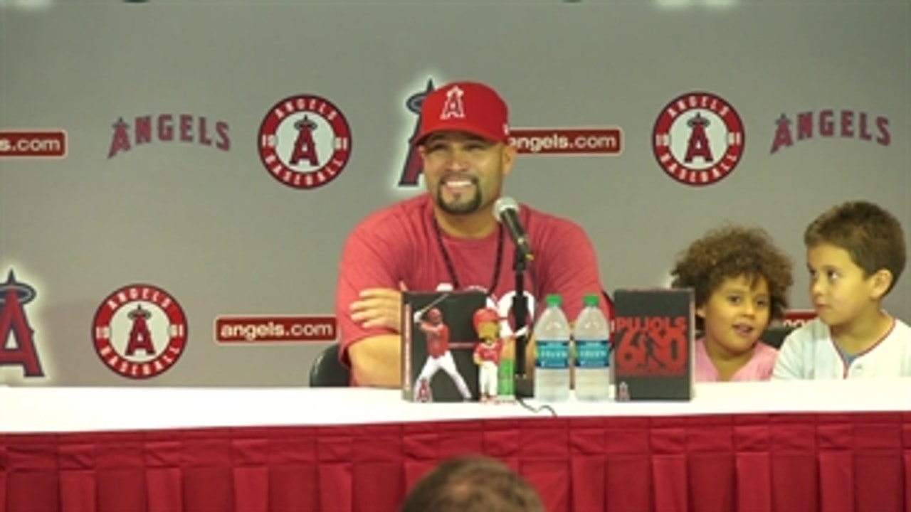 Albert Pujols ... and his kids! ... talk after his history-making HR