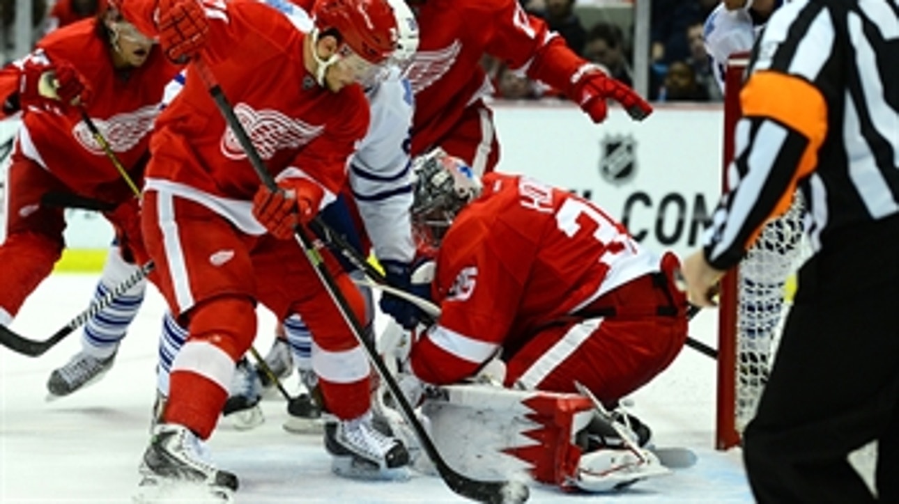 Red Wings edge Maple Leafs 3-2