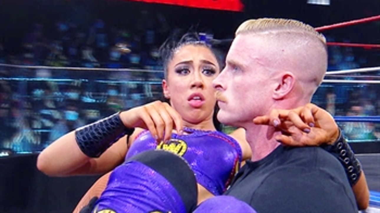 Dexter Lumis sweeps Indi Hartwell off her feet: July 6, 2021