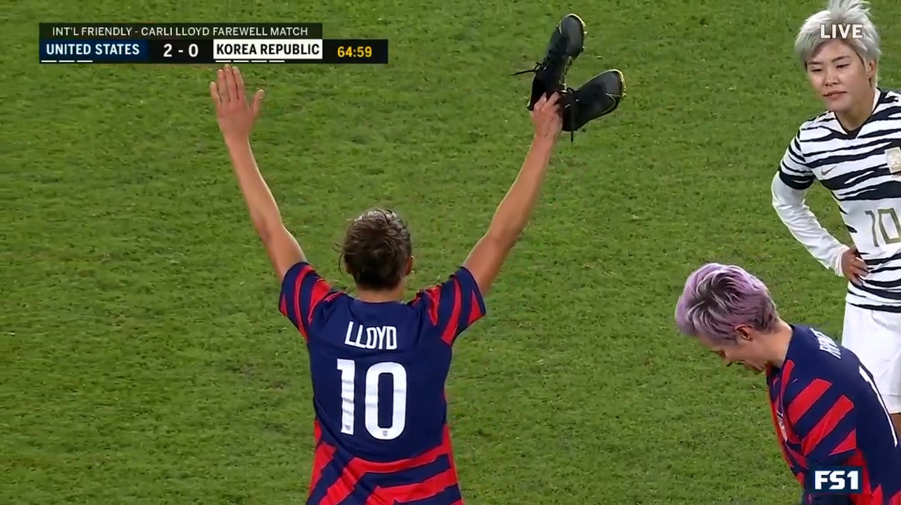 Carli Lloyd leaves the field for the last time as a USWNT player