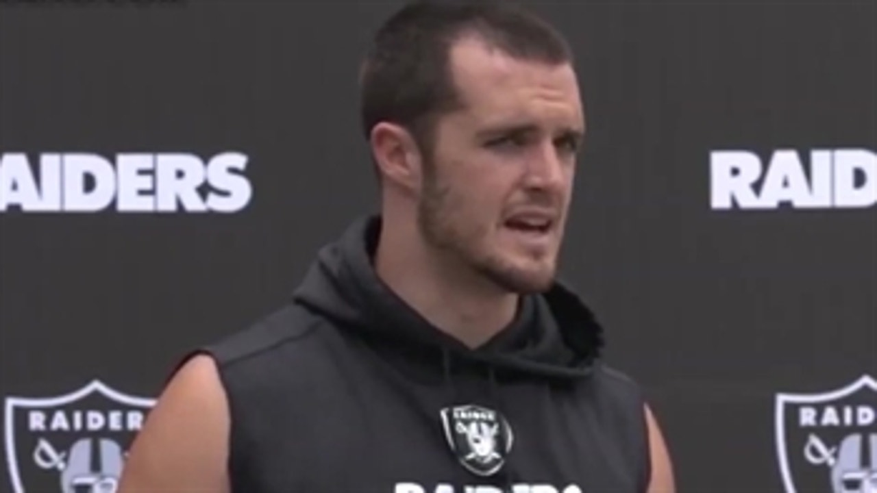Derek Carr on Marshawn Lynch: 'I know for a fact he has my back'