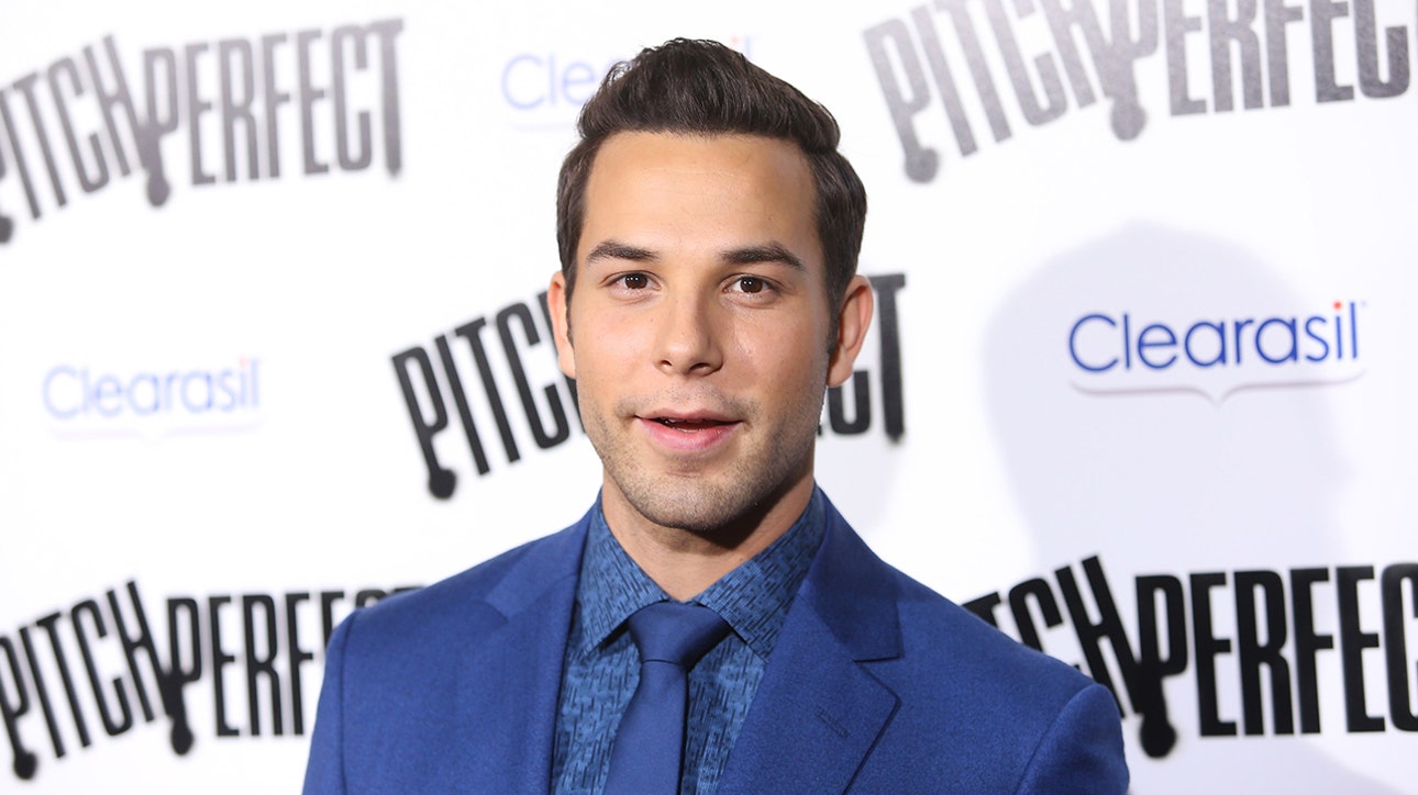 Skylar Astin gives his version of 'I am a Real American' ' WWE on FOX