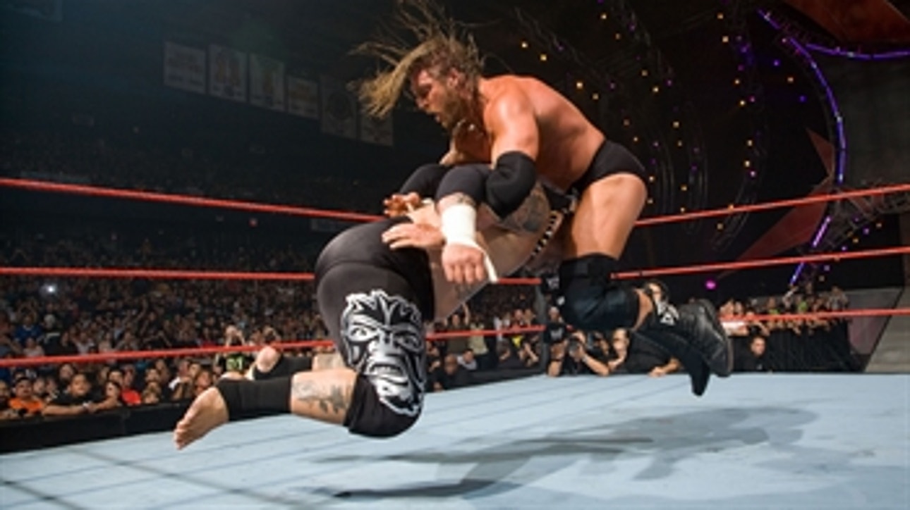 Triple H vs. Umaga - WWE Title Match: WWE No Mercy 2007 (Full Match)