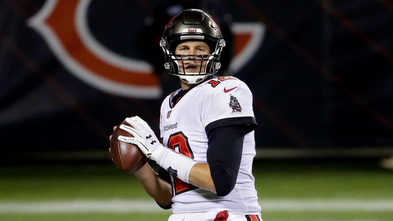 Tom Brady pulled a J.R. Smith on national TV — Shannon Sharpe on Tom Brady's confusion over 4th down | UNDISPUTED