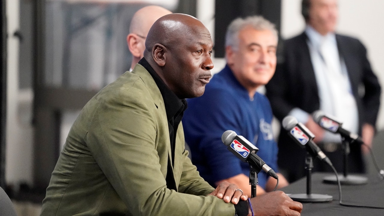 Shannon Sharpe on why Michael Jordan standing alongside the NBA players during boycott is so crucial
