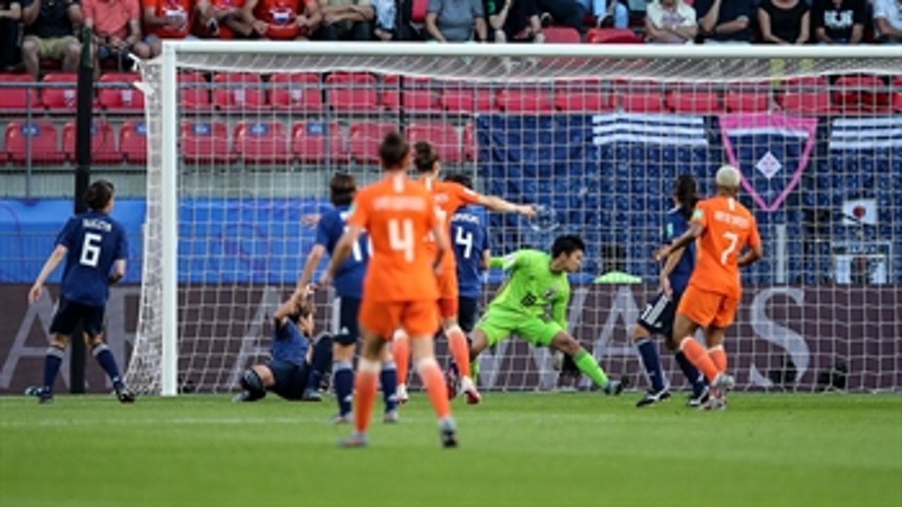 Netherlands take a 1-0 lead vs. Japan on Martens' creative finish ' 2019 FIFA Women's World Cup™