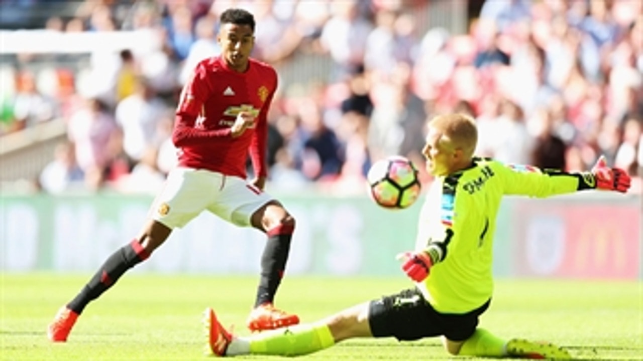 Lingard's brilliant goal gives Man United 1-0 lead ' 2016 FA Cup Community Shield Highlights