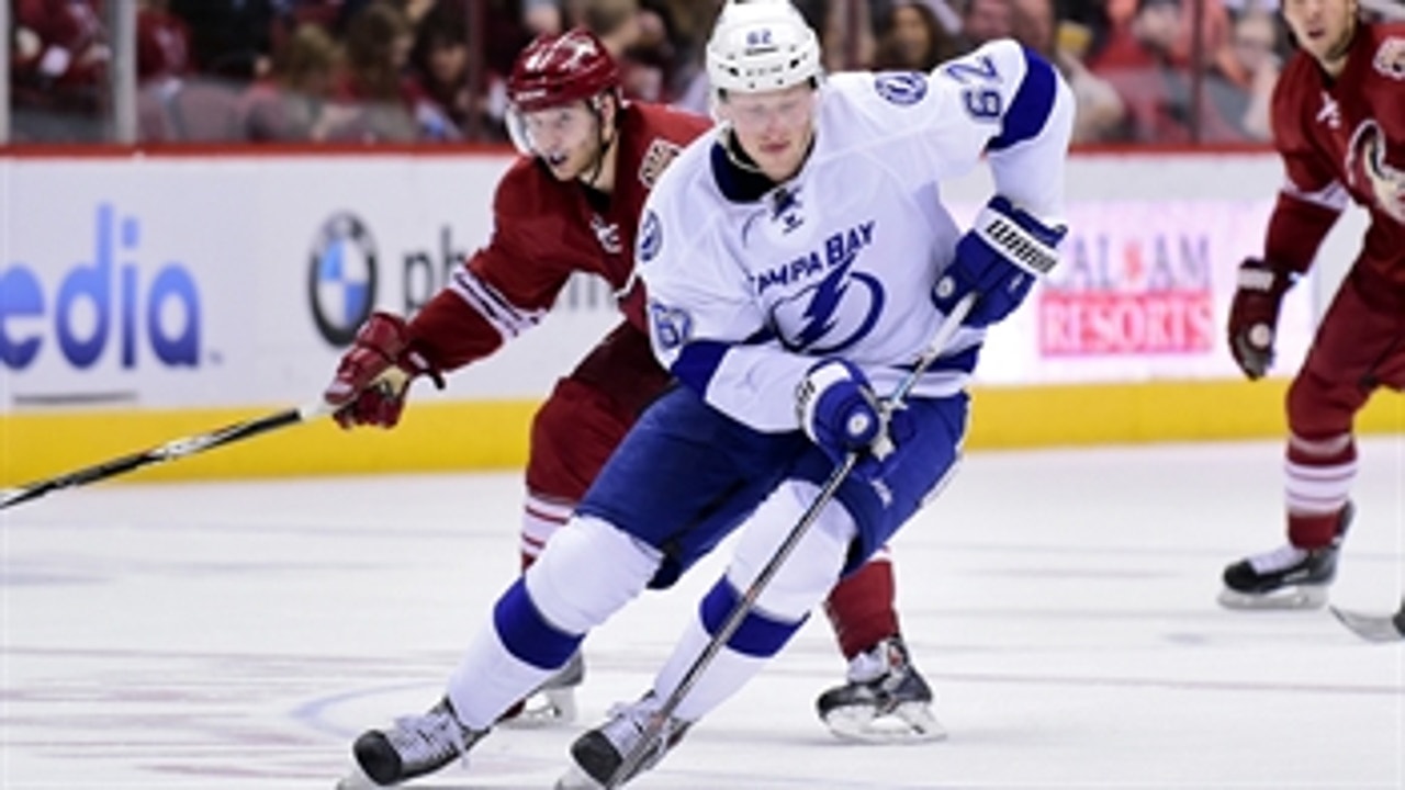 Lightning hold off Coyotes on the road