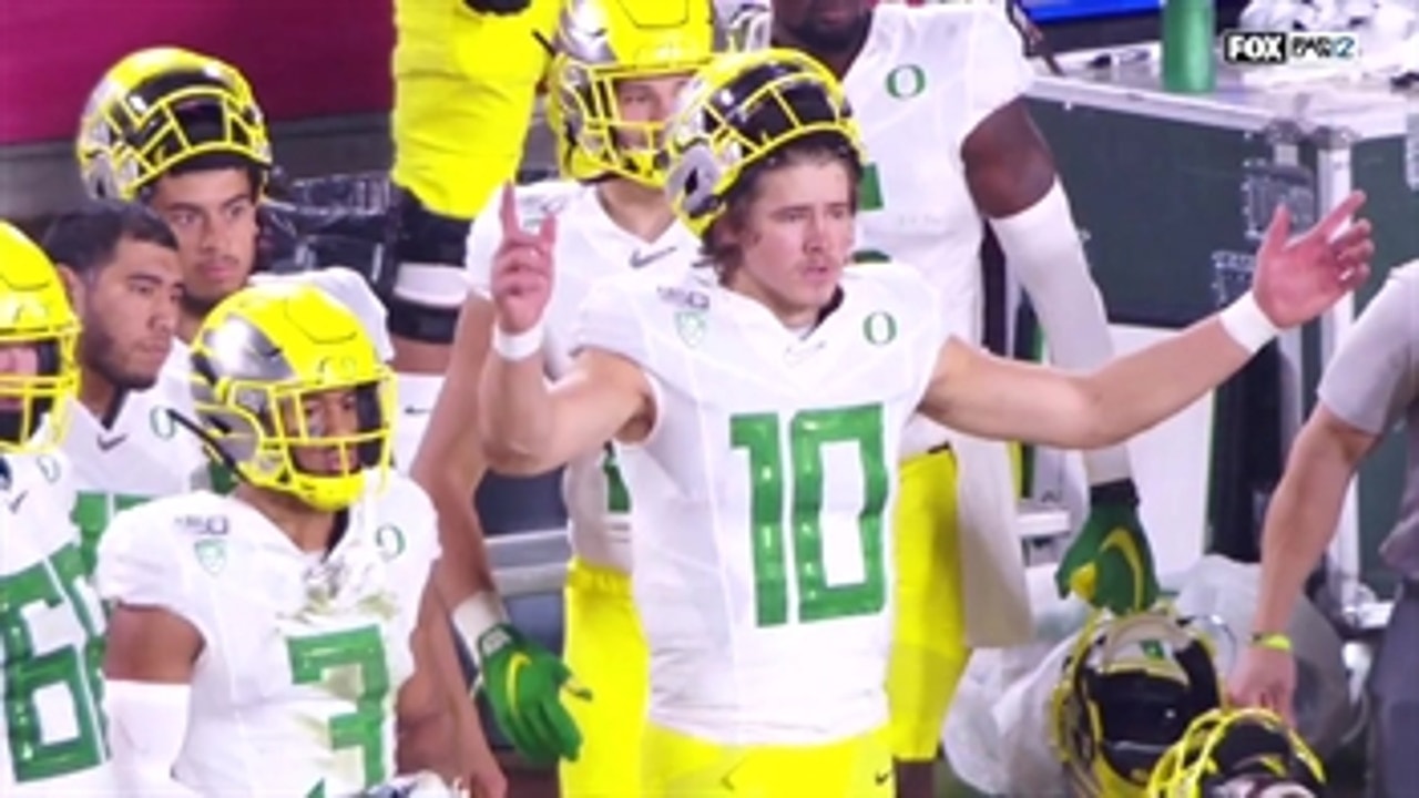 Oregon runs kick back before half, opens up 11 point lead
