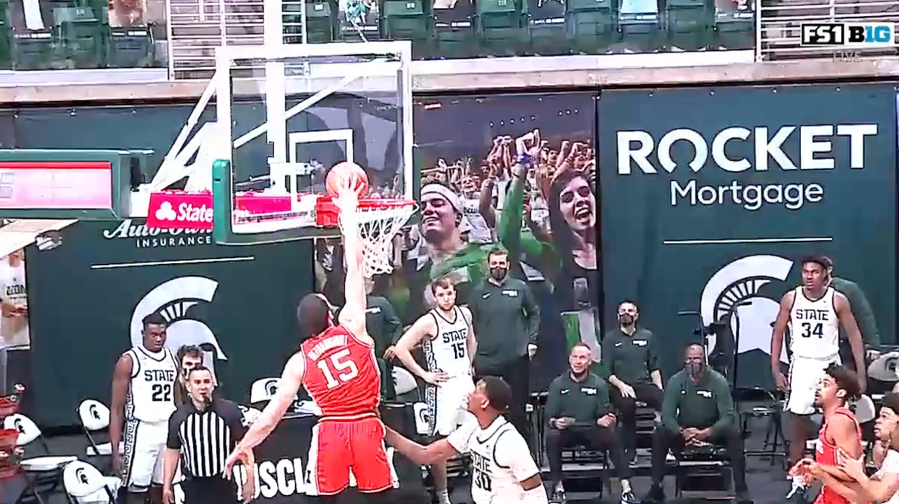 Giorgi Bezhanishvili rejected by the rim as Illinois’ struggles continue vs. Michigan State