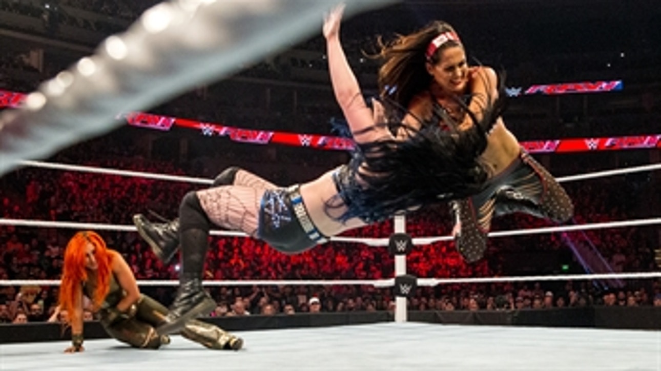 Sasha Banks, Becky Lynch, Paige & Brie Bella throw down in a Fatal 4-Way Match: Raw, Nov. 2, 2015