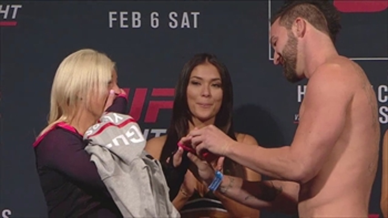 Fighter proposes to girlfriend at weigh-in